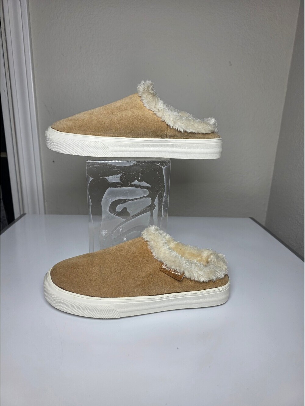 Minnetonka Windy Suede Round Toe Slip-On Slipper Moccasins Sz 6 - Picture 1 of 6